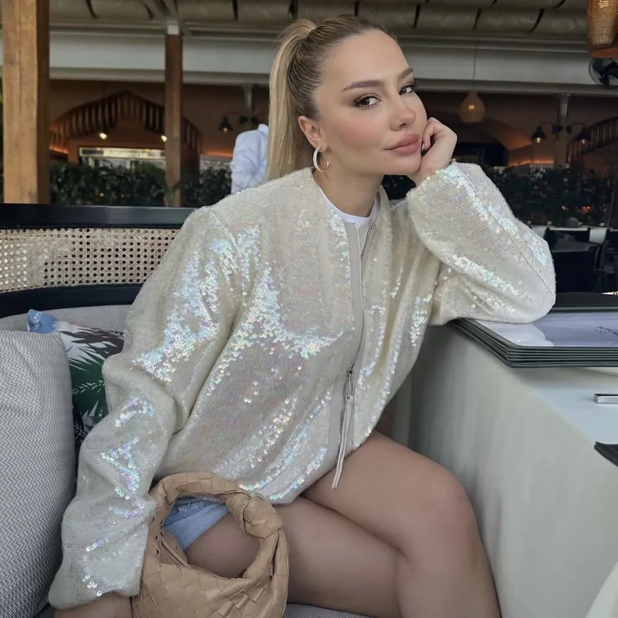 Women's Jackets Autumn Crew Neck Sequin Motorcycle Bomber Jacket Women Baseball Uniform Chic Fashion Shiny Jackets High Street Coat Top 231128