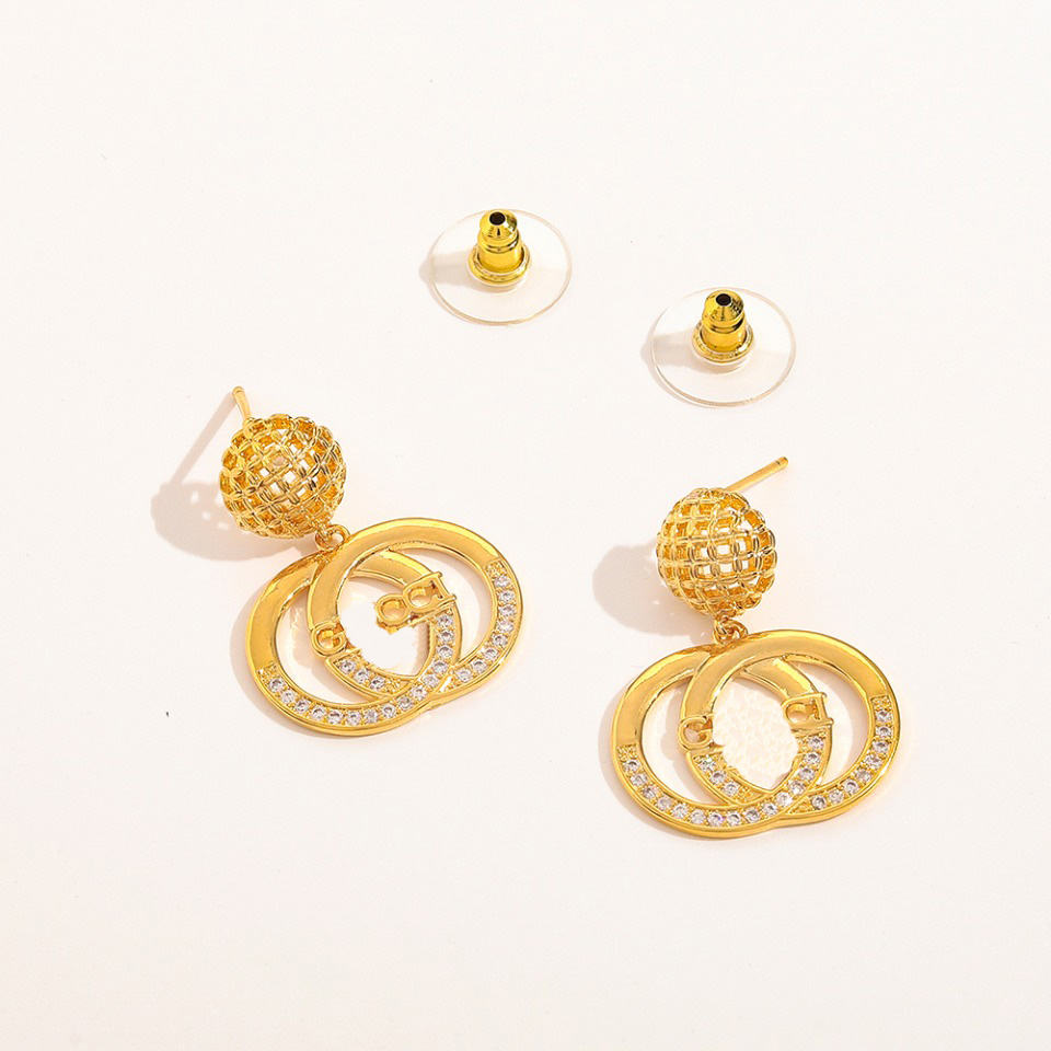 18K Gold Letter Stud Earrings Luxury Womens Love Gift Earrings Designer Jewelry Earrings Spring Party Birthday Gift Stainless Steel Jewelry Wholesale
18K Gold Letter Stud Earrings Luxury Womens Love Gift Earrings Designer Jewelry Earrings Spring Party Birthday Gift Stainless Steel Jewelry Wholesale