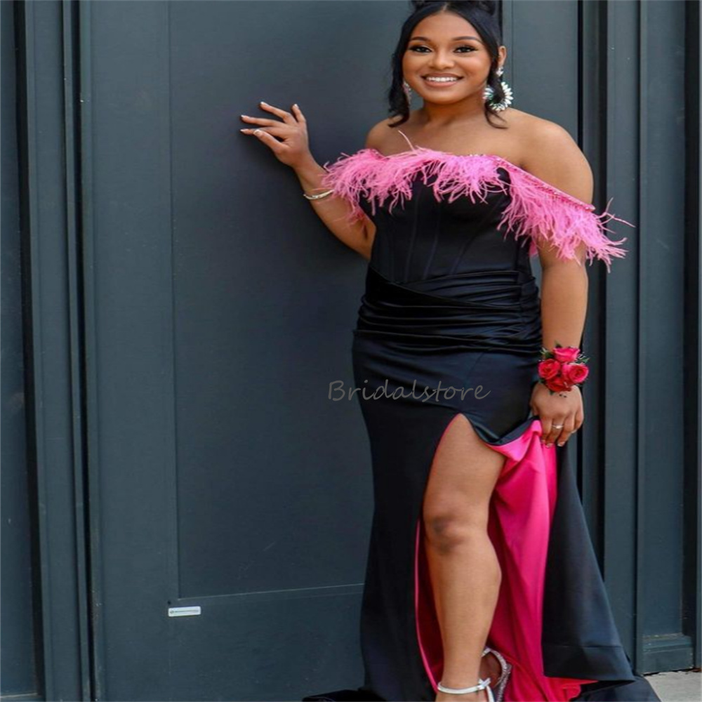 Plus Size Black Prom Dress With Hot Pink Feather Sexy High Slit Aso Ebi Night Party Dance Dresses Evening Wear Strapless Formal African Black Girls Ve