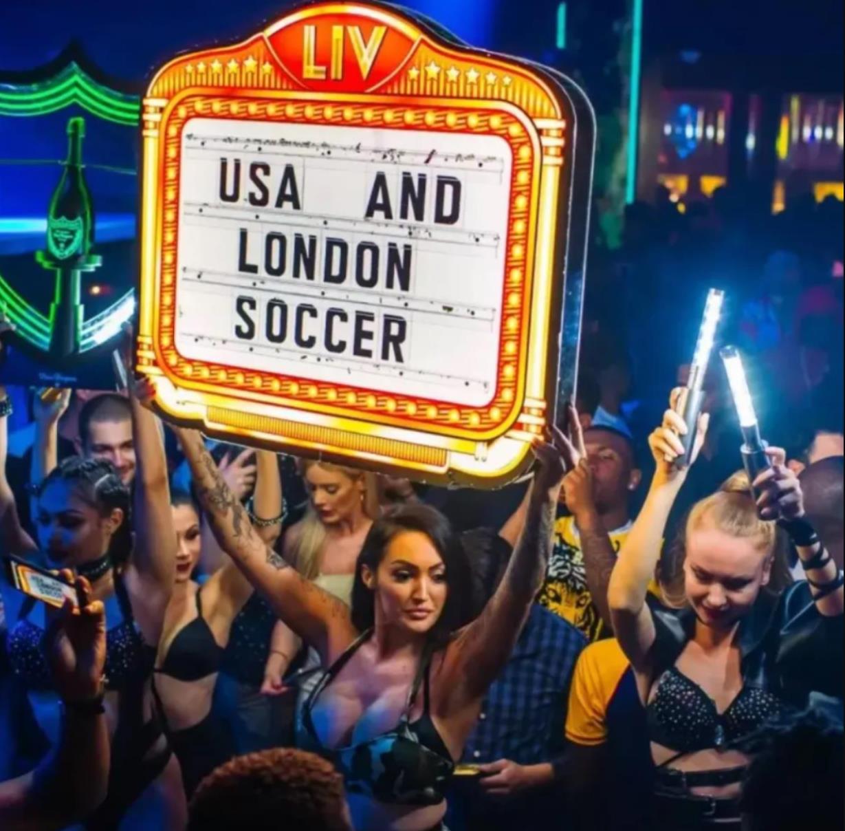 Customized Rechargeable LED Lighted Display Marquee Message Board Bar Wine Bottle Presenter Party Night Club Marquee Light Box
Customized Rechargeable LED Lighted Display Marquee Message Board Bar Wine Bottle Presenter Party Night Club Marquee Light Box
