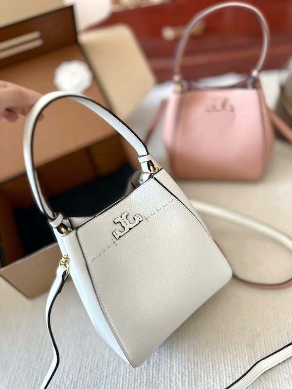 Womens handbag artificial leather bucket bag Hobo bag shoulder bucket crossbody bag designer shoulder bucket fashionable tramp bag, White-without a box
Womens handbag artificial leather bucket bag Hobo bag shoulder bucket crossbody bag designer shoulder bucket fashionable tramp bag, White-without a box