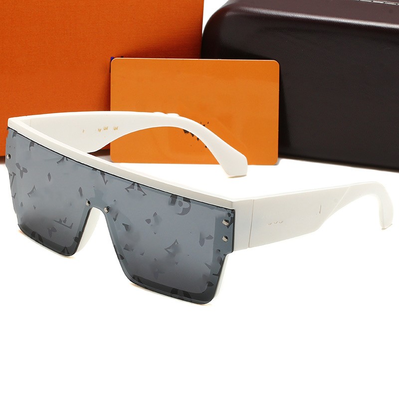 Designer Sunglasses Fashion Summer Beach Glasses Full Frame Letter Rectangle Design for Man Woman 8 Optional High Quality
Designer Sunglasses Fashion Summer Beach Glasses Full Frame Letter Rectangle Design for Man Woman 8 Optional High Quality