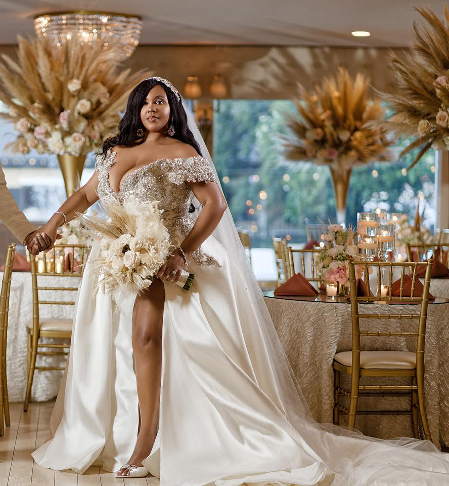 Sexy V Neck Mermaid Lace Wedding Dresses with Detachable Train Off the Shoulder Plus Size Arabic Beading Bridal Gowns
