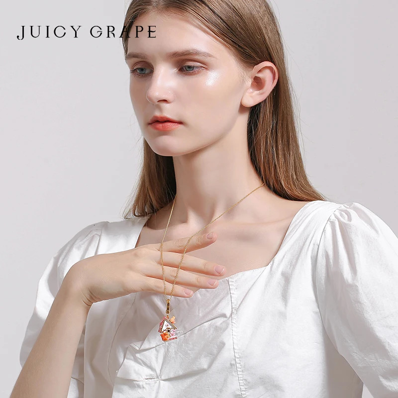 Chokers JUICY GRAPE House of Charms Pendant Necklace Sweater Chain Squirrel Keychain 18K Gold Plated Christmas Gifte 231129