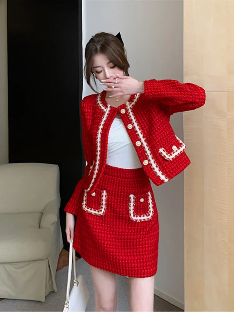 Two Piece Dress Autumn Winter Fashion Plaid Red Woolen Two Piece Set Women Pearls Single Breasted Fringed Tweed Jacket Coat Pocket Mini Skirt 231129