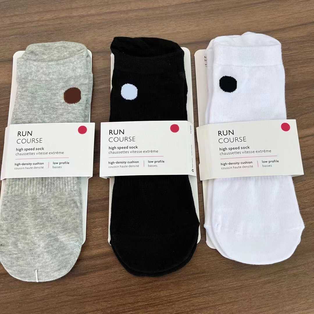 NWT Lulu Women Sewn logo Run Course High Speed Sock Summer High-Density Cushion Elastic Breathable Sports Running Socks Fitness Women's Gym Socks Men, 3 pairs a set
NWT Lulu Women Sewn logo Run Course High Speed Sock Summer High-Density Cushion Elastic Breathable Sports Running Socks Fitness Women's Gym Socks Men, 3 pairs a set