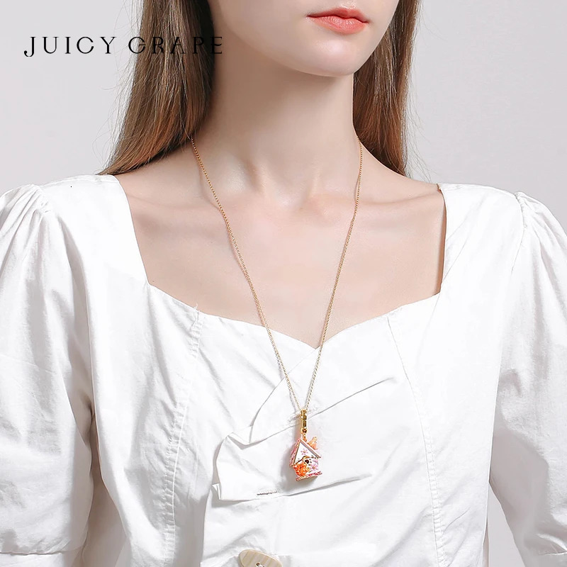 Chokers JUICY GRAPE House of Charms Pendant Necklace Sweater Chain Squirrel Keychain 18K Gold Plated Christmas Gifte 231129