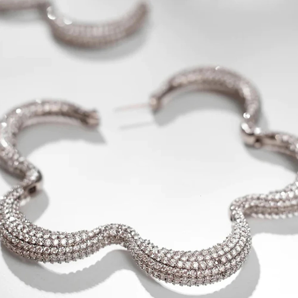 Charm Statement Large Flowers Earrings Party Exaggerate Decoration Wedding Jewelry Bling Crystal Hoop for Women 231129