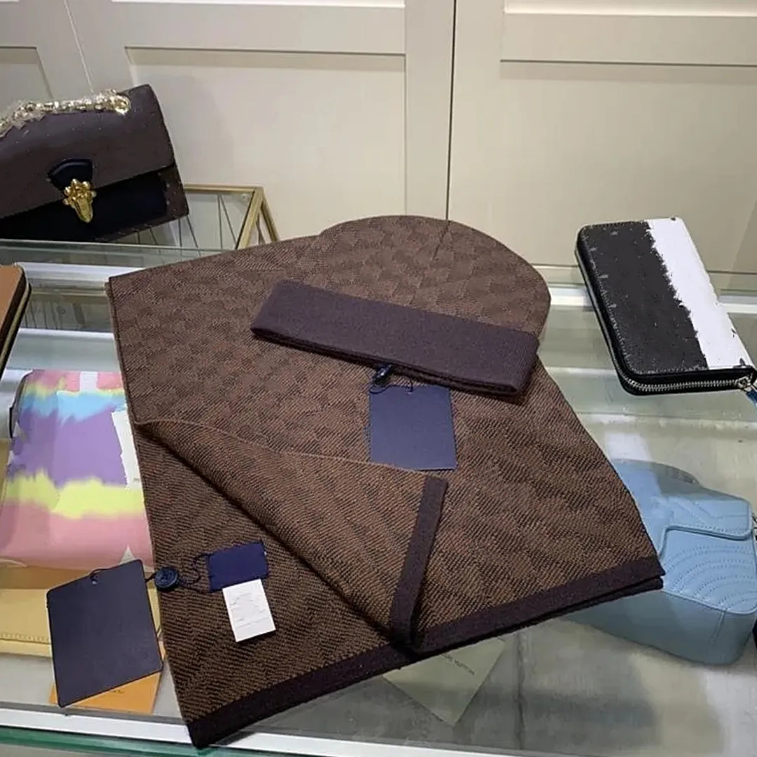 2024 Fashion designer hat scarf set luxury men's winter scarf brand snapback Seda satin checkered scarf skate skateboard cap black kc woman beanie neckerchief set