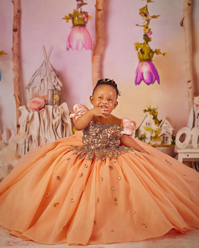 Luxurious Gold Flower Girl Dresses Little Girls Ball Gown Rehinestones Crystals Organza Tiered Short Sleeves First Birthday Party Dress African Gowns 
