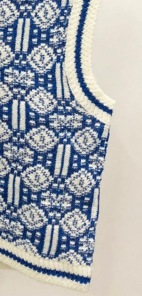 Leather 2023 Early Spring New Women Sweater Retro Print Embroidery Knitted Vest Vneck Vest Pullover, Beige
Leather 2023 Early Spring New Women Sweater Retro Print Embroidery Knitted Vest Vneck Vest Pullover, Beige