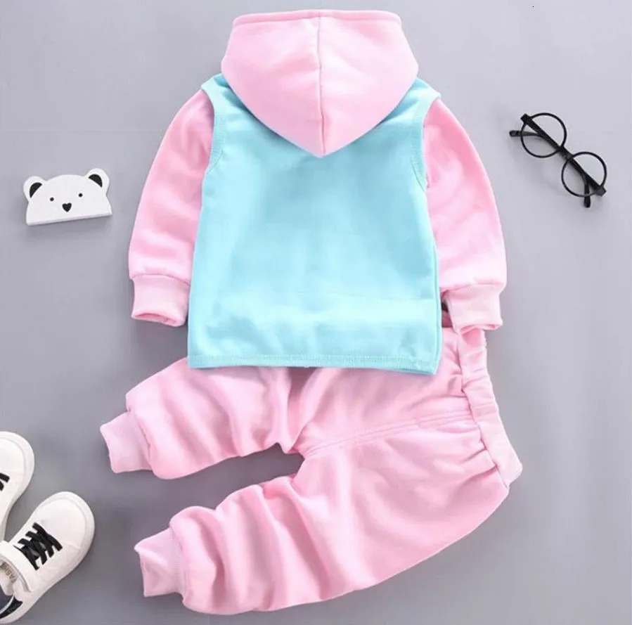 Clothing Sets Autumn Winter Baby Boys Clothes Thick Fleece Cartoon Bear Jacket Vest Pants 3Pcs Cotton Sport Suit For Girls Warm Outfits 231128