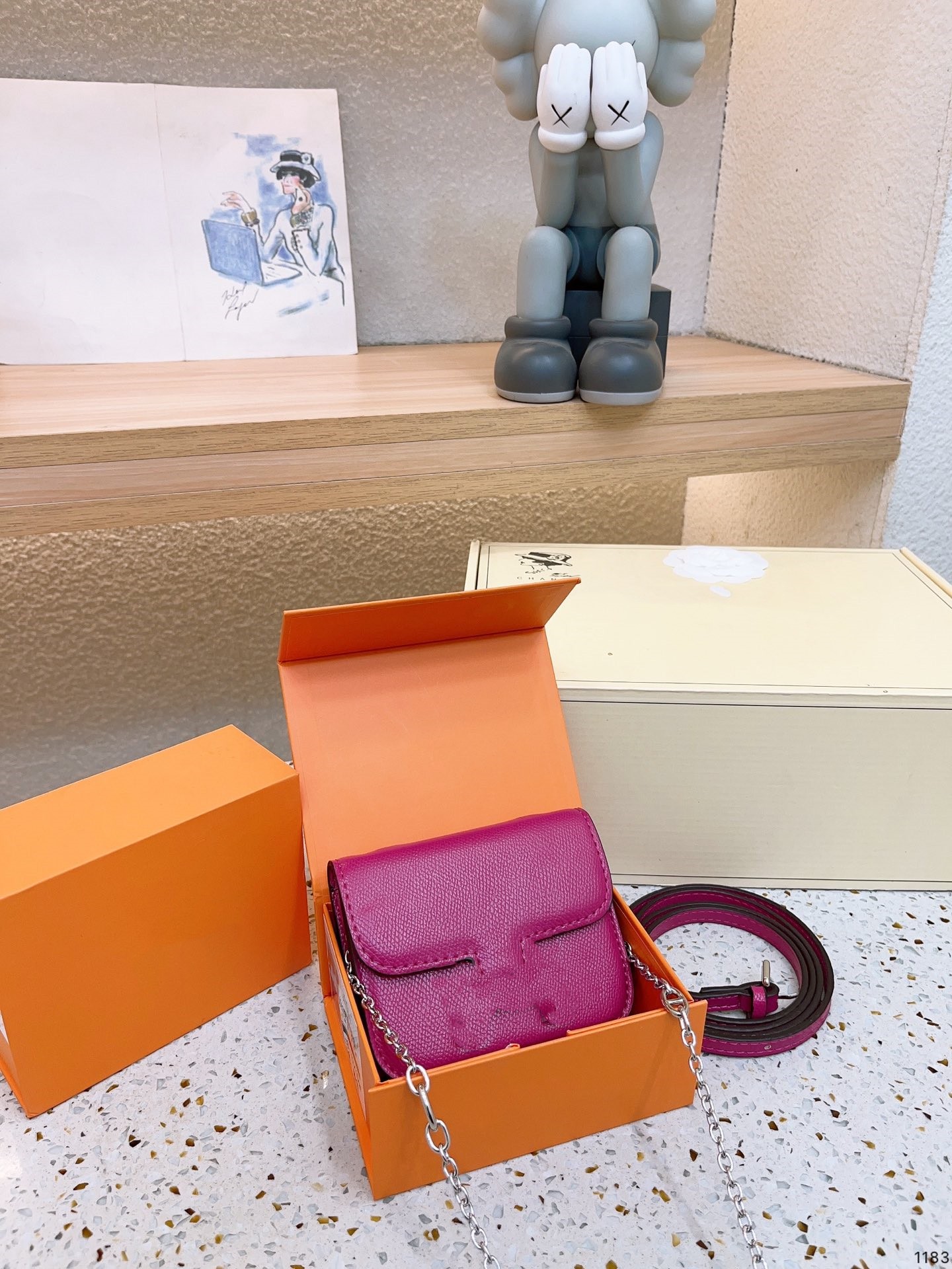 Women's New Mini Kangkang Bag H Button Small Square Bag Pig Nose Chain Flight Attendant Bag One Shoulder Crossbody Bag, Burgundy
Women's New Mini Kangkang Bag H Button Small Square Bag Pig Nose Chain Flight Attendant Bag One Shoulder Crossbody Bag, Burgundy