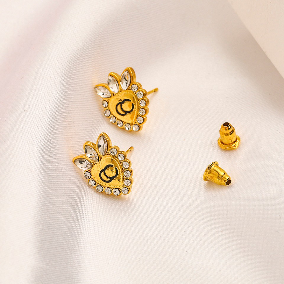 New Diamond Earrings Charm Women's Love Earrings Romantic Design Jewelry Luxury 2023 Gift Earrings Family Couple Birthday Gift Jewelry Wholesale
New Diamond Earrings Charm Women's Love Earrings Romantic Design Jewelry Luxury 2023 Gift Earrings Family Couple Birthday Gift Jewelry Wholesale