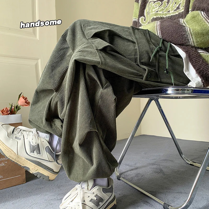 Men's Pants Autumn Winter Corduroy Pants Men Fashion Oversize Pocket Cargo Trousers Streetwear Hip Hop Loose Straight Pants Male Joggers 231129