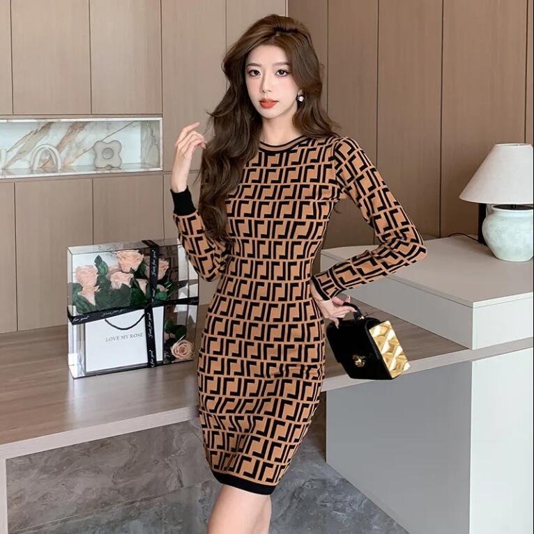 Vintage Elegant Jacquard Knitted Pencil Dress Women 2024 Spring summer F Korean Fashion Ladies Slim Short Sleeve Round Neck Vestido Femme