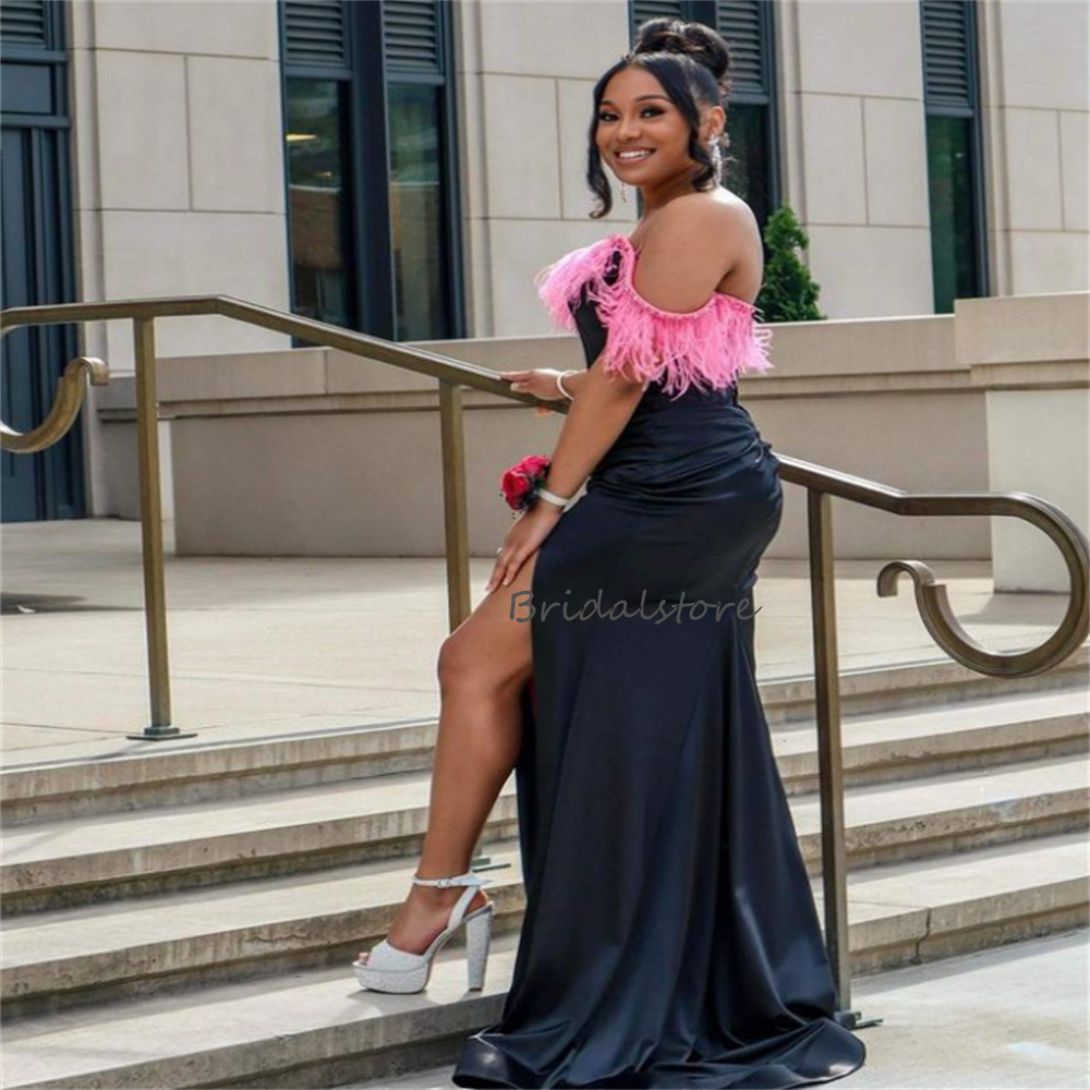 Plus Size Black Prom Dress With Hot Pink Feather Sexy High Slit Aso Ebi Night Party Dance Dresses Evening Wear Strapless Formal African Black Girls Ve