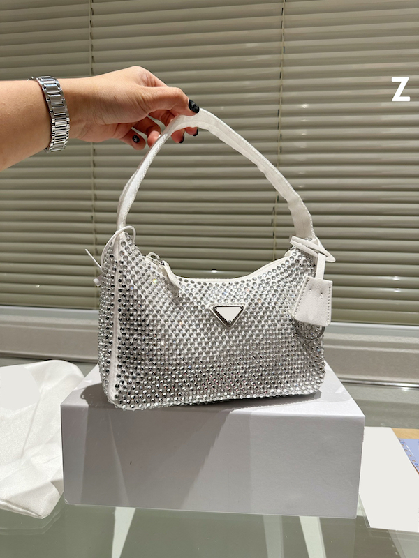 Crystal Rhinestone Crossbody Bag Womens Shiny Wallet Mini Top Handle Handbag Chain Mesh Handbag Suitable for Party Dinner Wedding Prom Party, Silver-no packaging box
Crystal Rhinestone Crossbody Bag Womens Shiny Wallet Mini Top Handle Handbag Chain Mesh Handbag Suitable for Party Dinner Wedding Prom Party, Silver-no packaging box
