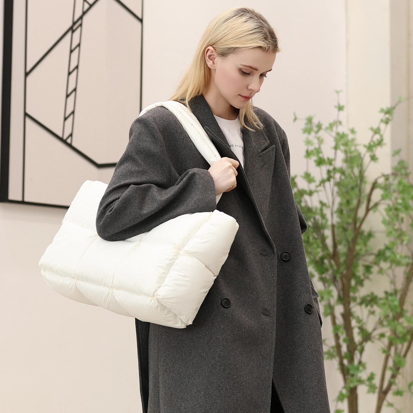 Evening Bags Herald Puffer Tote Bag for Women Large Quilted Puffy Handbag Lightweight Winter Down Cotton Padded Trendy Shoulder Purse 231128 122c
