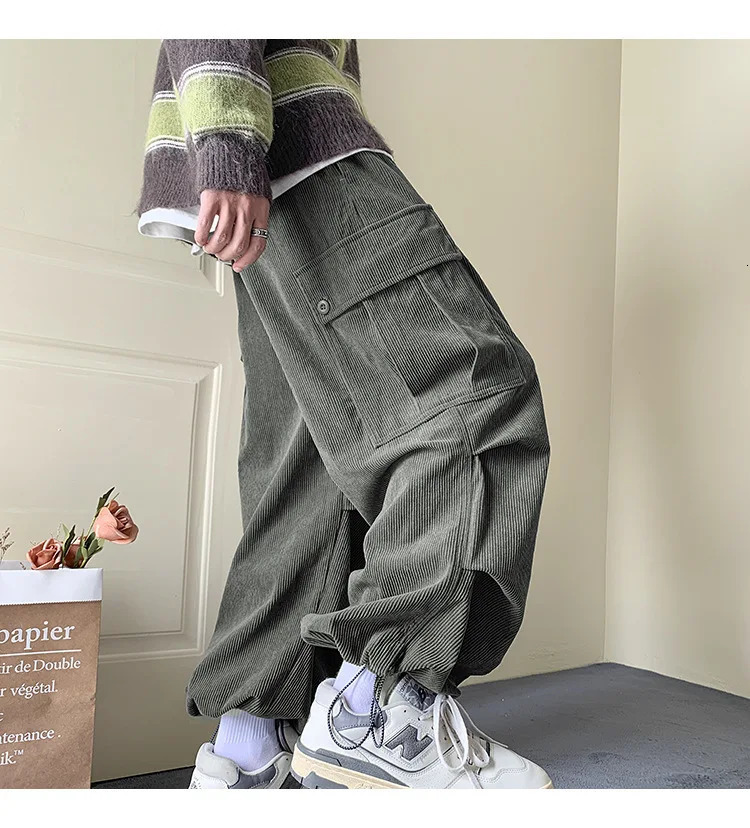 Men's Pants Autumn Winter Corduroy Pants Men Fashion Oversize Pocket Cargo Trousers Streetwear Hip Hop Loose Straight Pants Male Joggers 231129