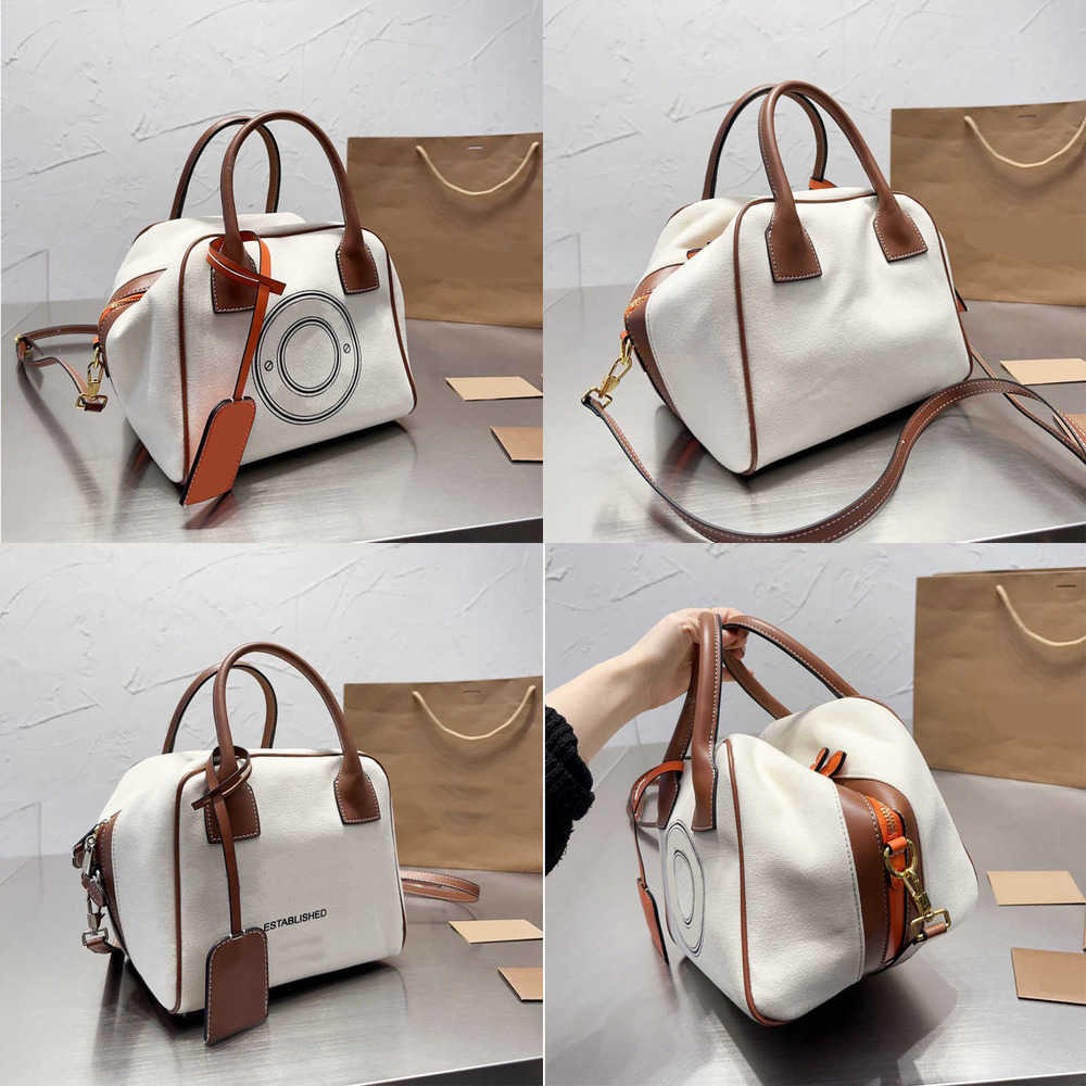 Boston Bags designer bag women luxurys handbags Canvas classic duffle bags crossbody bag handbag luggage 221220, Bbh02 22x21cm
Boston Bags designer bag women luxurys handbags Canvas classic duffle bags crossbody bag handbag luggage 221220, Bbh02 22x21cm