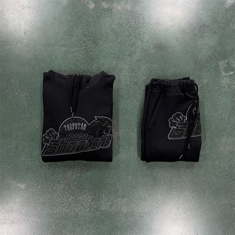 UK Hot Selling Trapstar SHOOTERS HOODIE TRACKSUIT BLACKOUT EDITION-BLACK/BLACK 1:1 High Quality Embroidered Top Jogging Pants EU Size XS
UK Hot Selling Trapstar SHOOTERS HOODIE TRACKSUIT BLACKOUT EDITION-BLACK/BLACK 1:1 High Quality Embroidered Top Jogging Pants EU Size XS