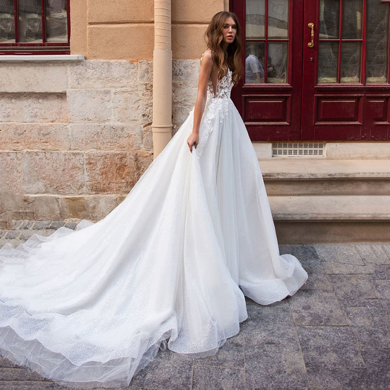 Attractive Deep V-Neck Wedding Dresses For Mariages Off-Shoulder A-Line Classic Backless Tulle Castle 3D-Floral Appliques Court Train Custom Made
