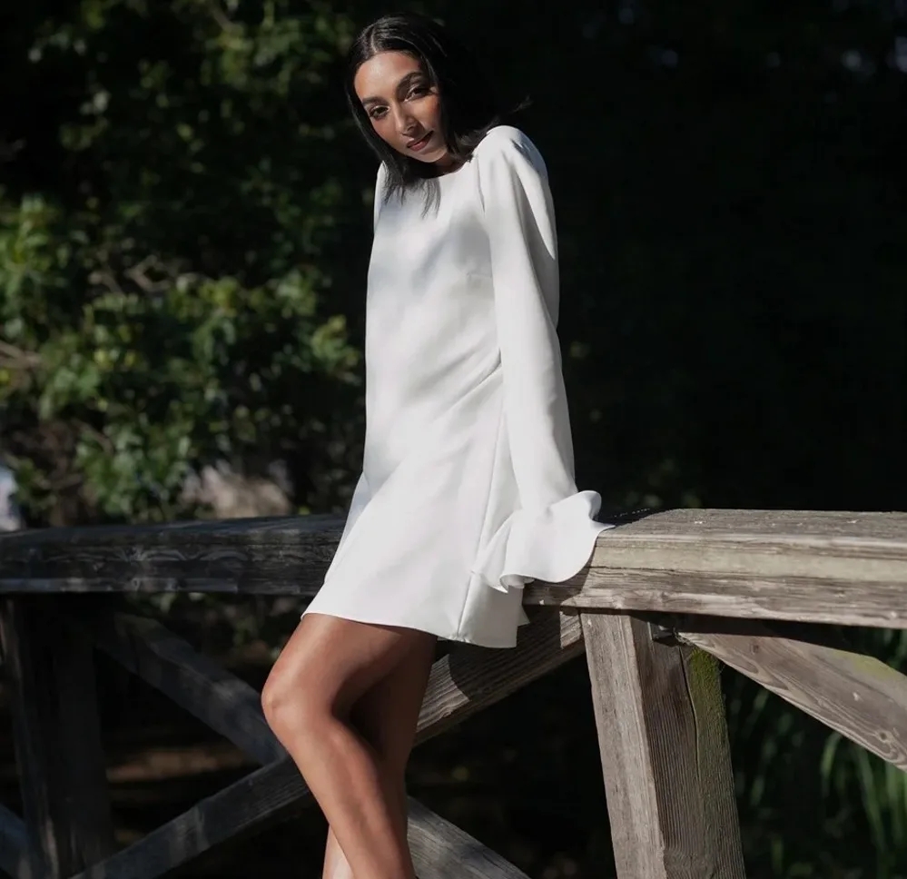 2024 Princess Short Wedding Dress Mini Soft Satin Long Sleeves Bride Party Gowns O Neck Backless Bridal Robe De Mariage