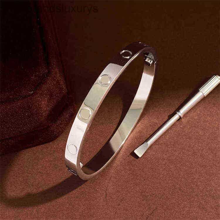 designer bracelets Women Lovers Bracelet Silver Gold Bangles Men Luxury designer Jewelry titanium steel couple simple Brand no bolt driver nail screw diamond
designer bracelets Women Lovers Bracelet Silver Gold Bangles Men Luxury designer Jewelry titanium steel couple simple Brand no bolt driver nail screw diamond