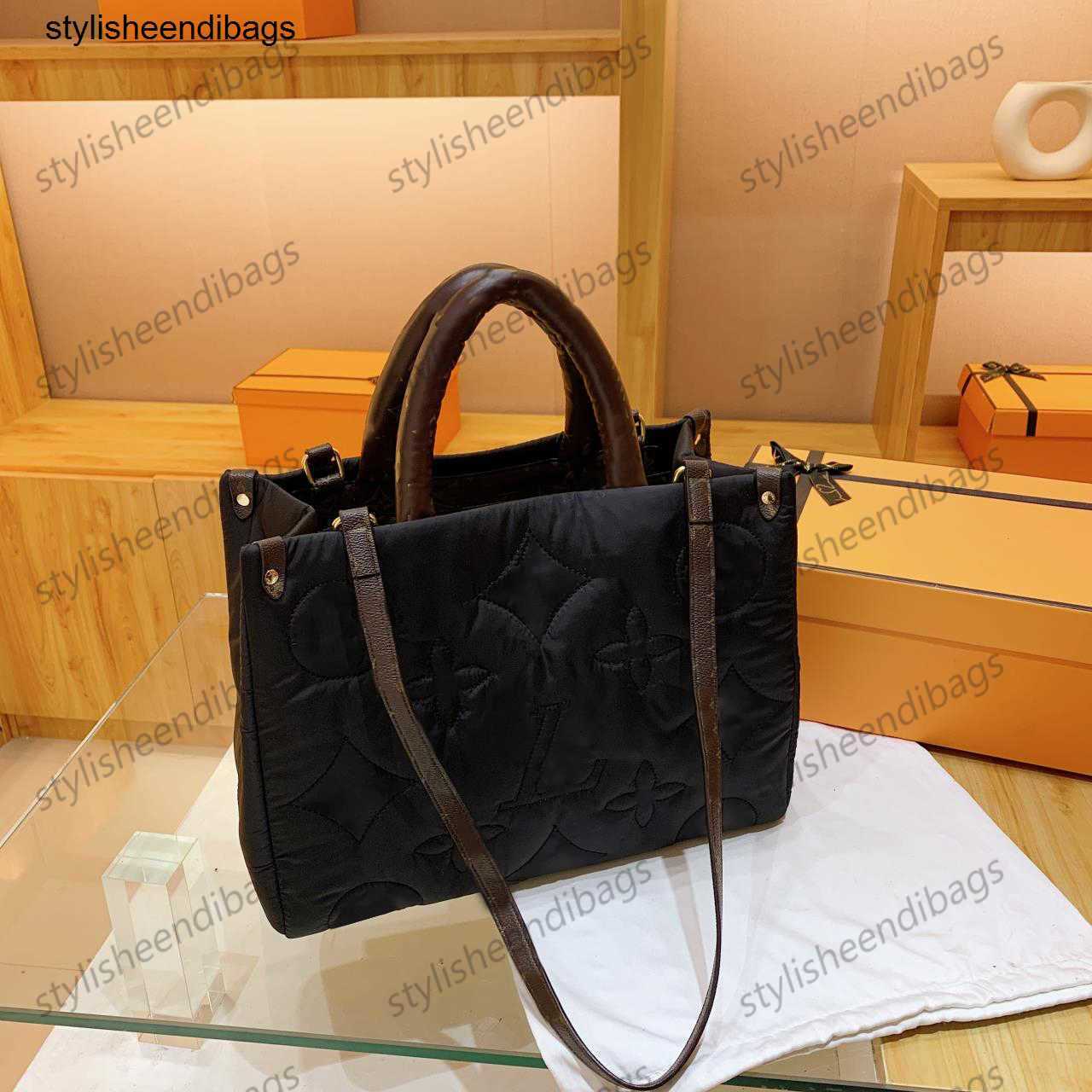 Designer Handbag Womans Fashion Embossed Flowerss Puffer Totes Bags Handbag Quilted Flowers Shouder Crossbody Ladies Handbags stylisheendibags