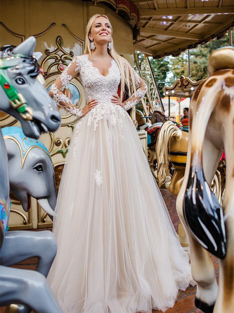 Fashionable Long Sleeve Wedding Dresses For Women V-Neck Applique Tulle Sweep Train A-Line Classic Button Customised