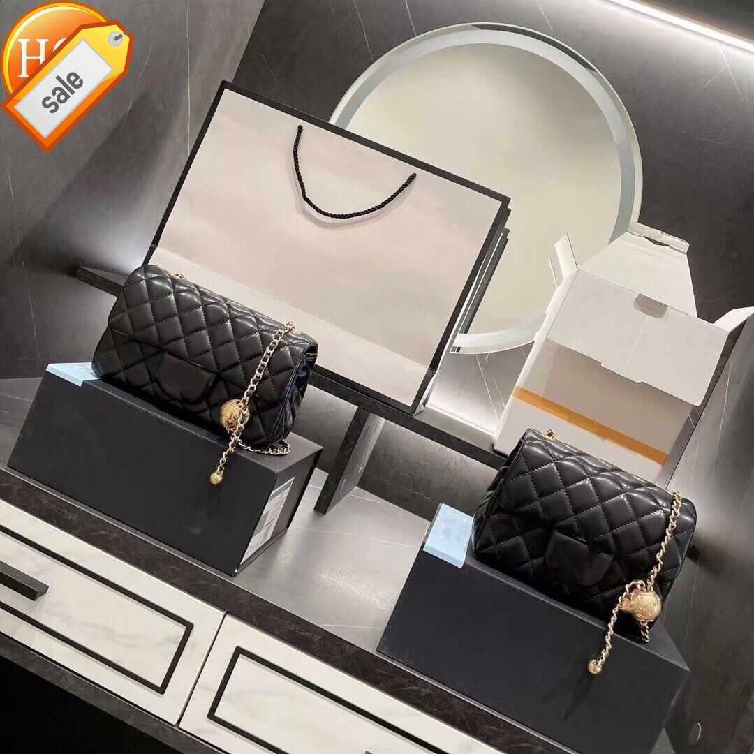 Woman's Brand Designers Shoulder Bags 2023 Square Fat Little Golden Ball Rhomb Chain Shoulders Messenger Texture Lambskin Crossbody Factory Direct Sales, Beige cm
Woman's Brand Designers Shoulder Bags 2023 Square Fat Little Golden Ball Rhomb Chain Shoulders Messenger Texture Lambskin Crossbody Factory Direct Sales, Beige cm