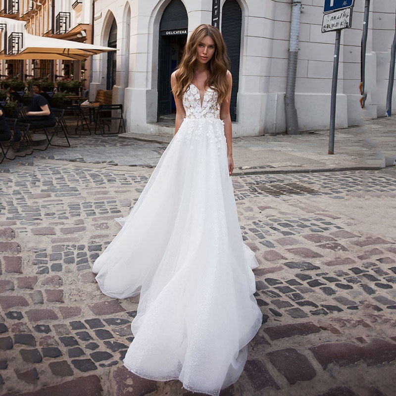 Attractive Deep V-Neck Wedding Dresses For Mariages Off-Shoulder A-Line Classic Backless Tulle Castle 3D-Floral Appliques Court Train Custom Made