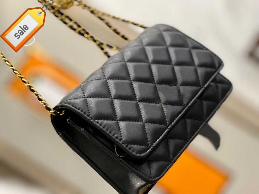 Women's Brand Designers Shoulder Bags 2023 New Fashion Small Fragrance Rhomboid Chain Gold Ball Single Shoulders Oblique Cross Bag Factory Direct Sales, Rose pink
Women's Brand Designers Shoulder Bags 2023 New Fashion Small Fragrance Rhomboid Chain Gold Ball Single Shoulders Oblique Cross Bag Factory Direct Sales, Rose pink