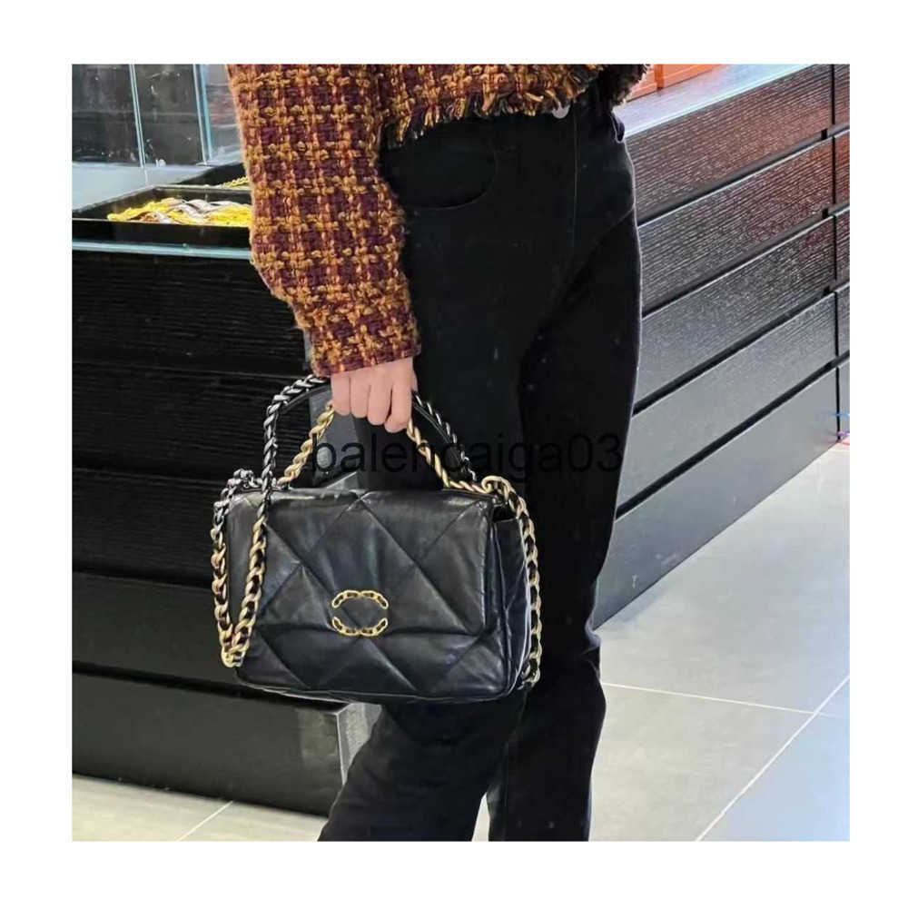Designer Channel Bag Tote Shoulder Luxurious Fashion Brands Handbag Crossbody Purse Bag Man Woman Leather Black White Versatile Commuting Large Capacity Chain Bag
Designer Channel Bag Tote Shoulder Luxurious Fashion Brands Handbag Crossbody Purse Bag Man Woman Leather Black White Versatile Commuting Large Capacity Chain Bag