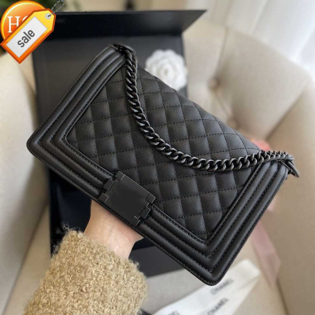 Women's Brand Designers Shoulder Bag Fashion Caviar Texture Leather High-grade Ringer Omnibus Messenger Single Crossbody Factory Direct Sales, Black button 25 "
Women's Brand Designers Shoulder Bag Fashion Caviar Texture Leather High-grade Ringer Omnibus Messenger Single Crossbody Factory Direct Sales, Black button 25 "