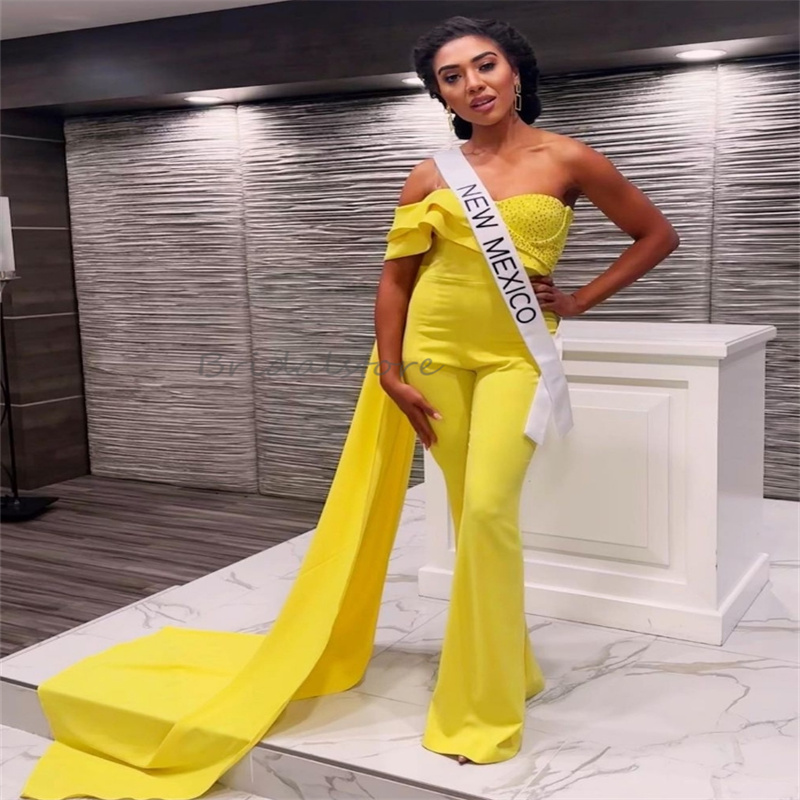 Elegant Yellow Jumpsuit Prom Dress With Cape Beaded Plus Size Satin Dubai Evening Dress 2024 Abaya Celebrity Black Girls Formal Occasion Birthday Dres