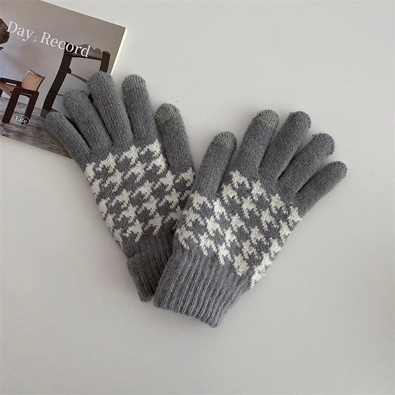 Five Fingers Gloves Arrive Casual Thick Warm Unisex Autumn Winter Skiing Touch Screen Useful Fashion Students hand 231130