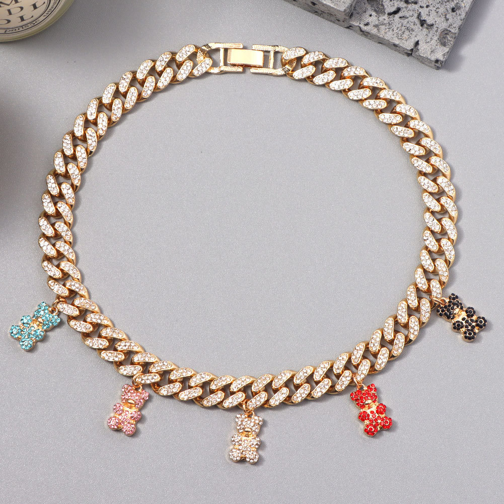 Chokers Hip Hop Fashion Iced Out Gummy Bear Cuban Chain Necklace for Women Colorful Crystal Bear Cuban Link Necklace Choker Jewelry Gift 230428