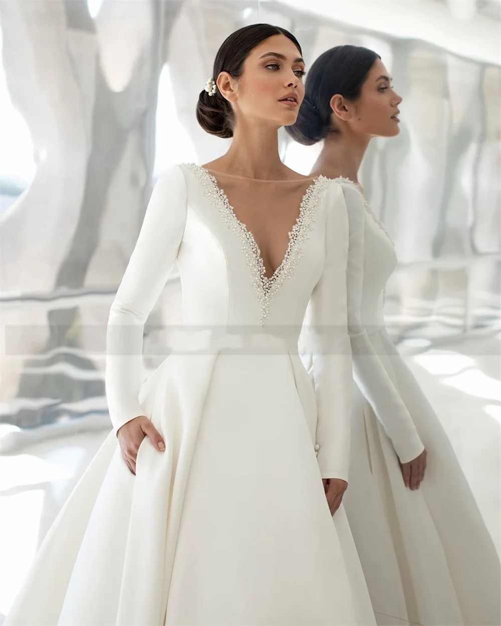 Elegant Satin Wedding Dress Long Sleeve Princess Bride Dresses Beads Pearls V Back Court Train Wedding Gowns Church Vestido De Noiva
