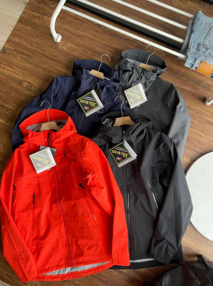 Mens Jackets ARC Three Layer Outdoor Waterproof Jacket Coat For Men And Women GORETEXPRO Casual Hiking Advanced Design 559ess