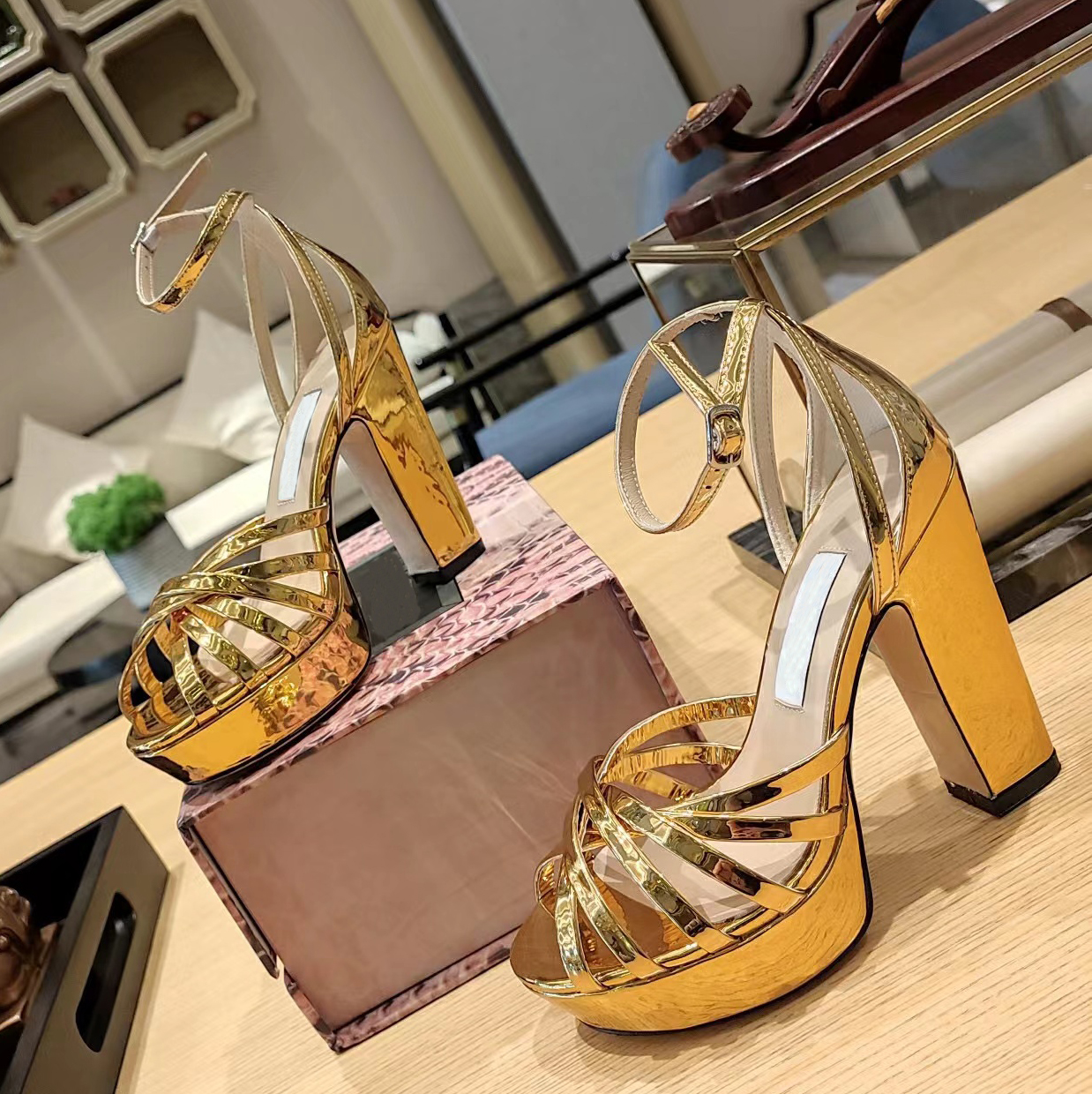 Platform Heel Sandals Designer Shoes High Heels Open Toe Women Dress Shoe Lacquer Leather Ankle Strap Buckle 12CM Summer Sexy Strap Party Sandal, Black
Platform Heel Sandals Designer Shoes High Heels Open Toe Women Dress Shoe Lacquer Leather Ankle Strap Buckle 12CM Summer Sexy Strap Party Sandal, Black
