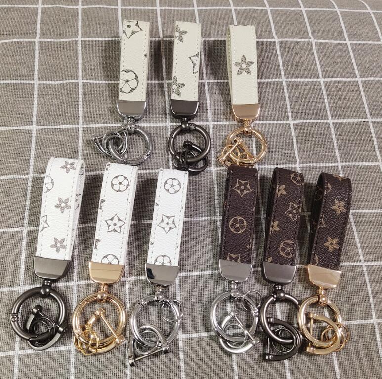 Creativity Presbyopia Print Car Keychain Bag Pendant Charm Jewelry Keyring Holder for Men Gift Fashion PU Leather Flower Grid Designer Metal Key Chain Accessories