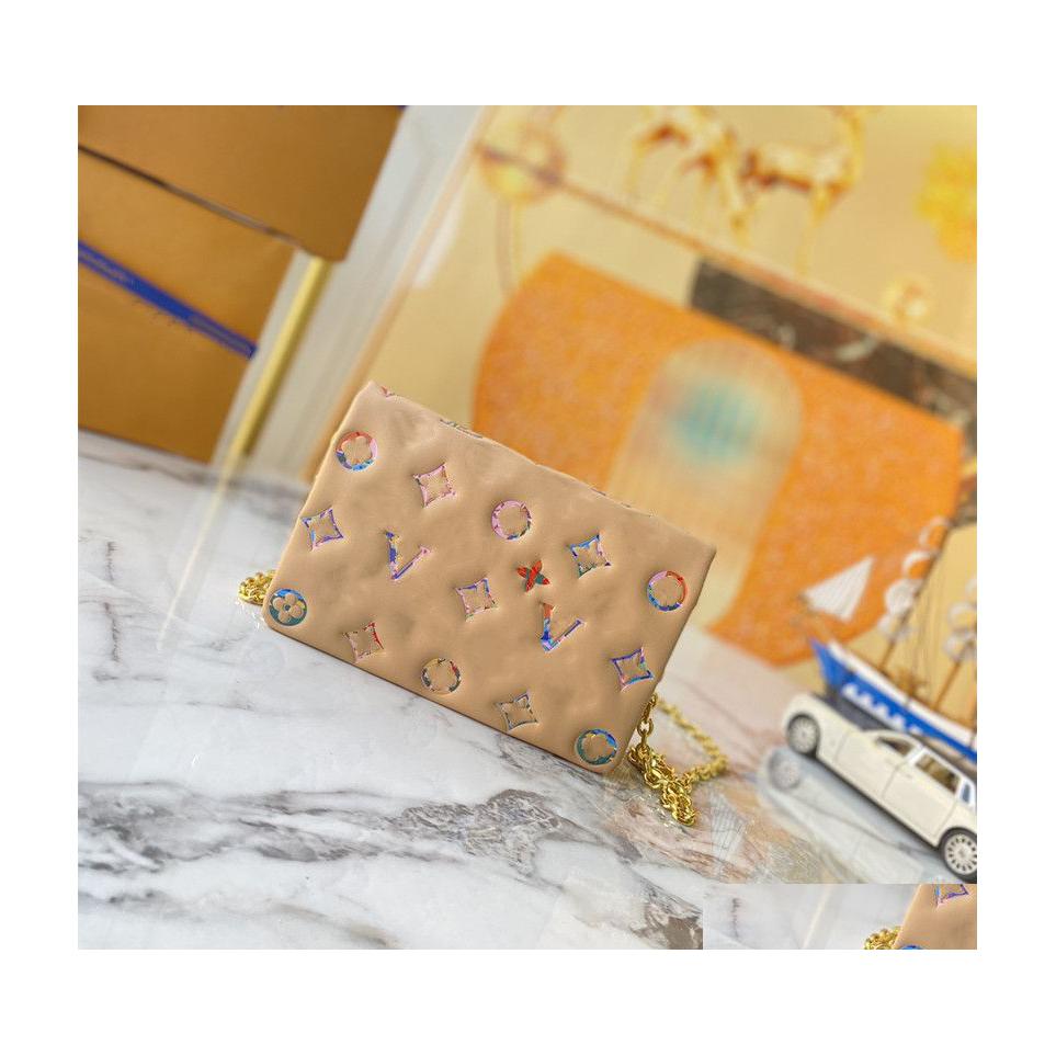 Totes Coussin Mm Puffy Shoder Bags M21353 Textile Strap Chain Crossbody Bag Genuine Leather Embossed Monograms Women Designer Handba Dhtfw, White
Totes Coussin Mm Puffy Shoder Bags M21353 Textile Strap Chain Crossbody Bag Genuine Leather Embossed Monograms Women Designer Handba Dhtfw, White
