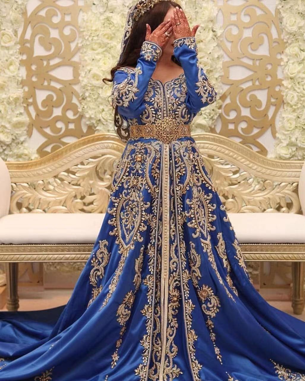Moroccan Kaftan Evening Dresses Gold Crystals Beaded Lace Applique Long Sleeves A Line Arabic Dubai Prom Party Gowns Elegant Muslim Women Formal Dress