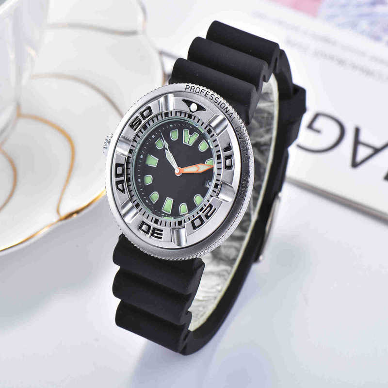 Luxury Design Men's Luminous Quartz Watch2302, S1 
Luxury Design Men's Luminous Quartz Watch2302, S1