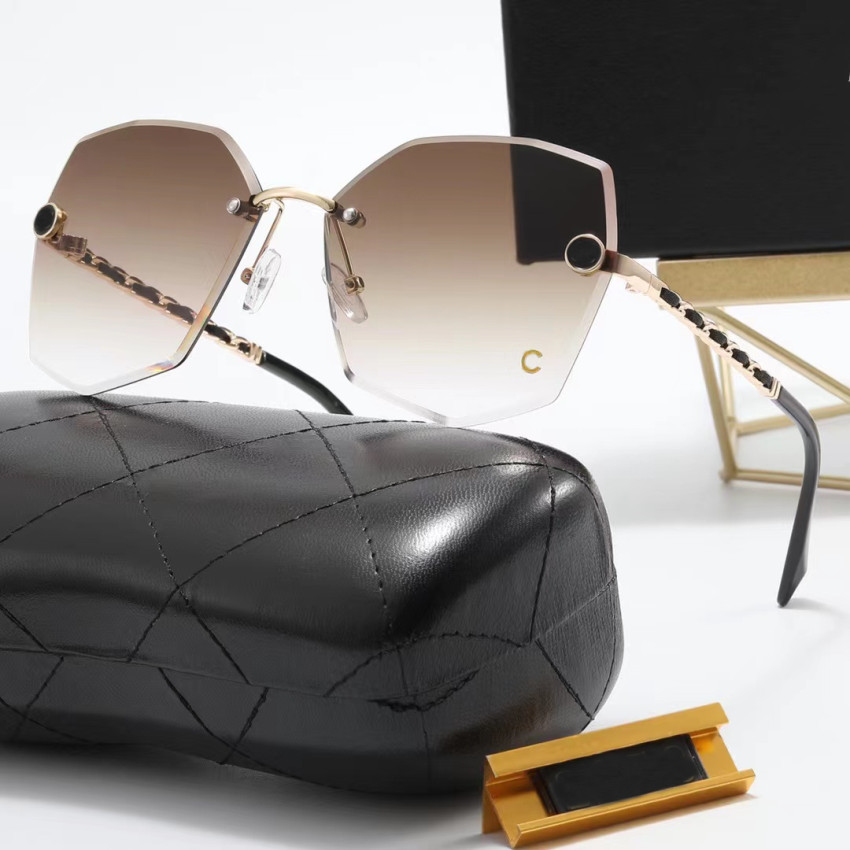 Women Designers Sunglasses Frameless Beach Sun Glasses Mix Color Summer Eyeglasses Letter with Box
Women Designers Sunglasses Frameless Beach Sun Glasses Mix Color Summer Eyeglasses Letter with Box