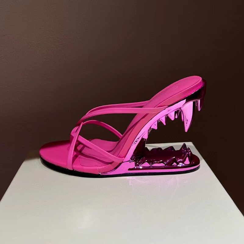 GCDS Flip Flops Women's Wedge Sandals with Jaw Shape, Beast Teeth Design, Shaped Heel High Heel Sandals, Gold Metal Heels, Sexy fashion 11CM Luxury Designer Factory Shoes
GCDS Flip Flops Women's Wedge Sandals with Jaw Shape, Beast Teeth Design, Shaped Heel High Heel Sandals, Gold Metal Heels, Sexy fashion 11CM Luxury Designer Factory Shoes