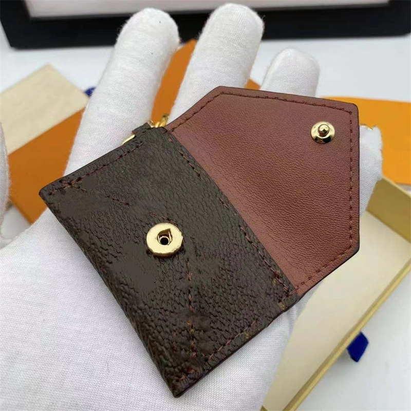 9A Luxurys keychain key ring bag chain case Handbags hook designer keys holder packet bag hanger airpods cases earphone Accessories mini clutch women handbag lady, Brown
9A Luxurys keychain key ring bag chain case Handbags hook designer keys holder packet bag hanger airpods cases earphone Accessories mini clutch women handbag lady, Brown