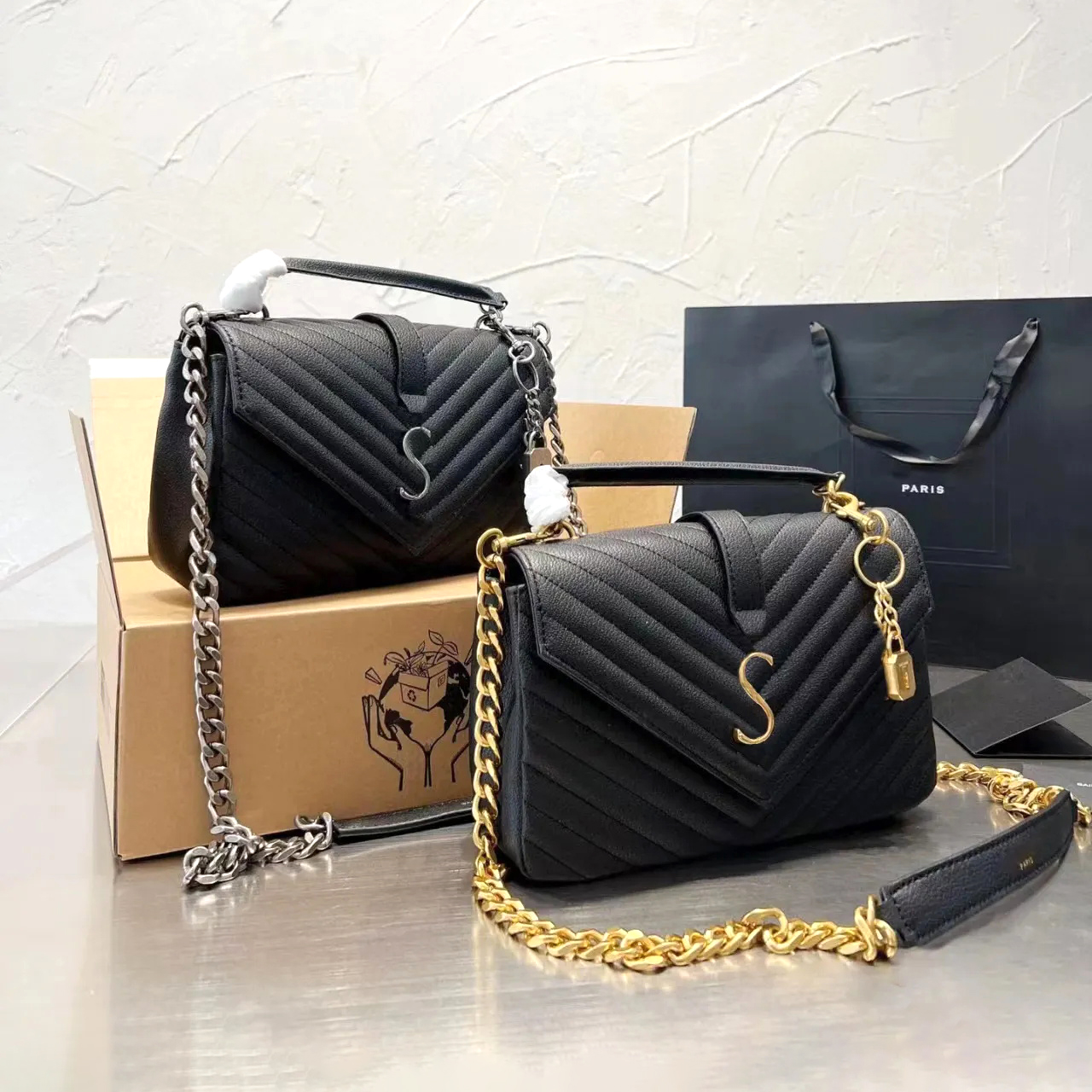 fashion Luxury Designer totes Shoulder Bags Crossbody bag Metal buckle chain clutch Gift Genuine Leather womens handbag wallet Classic WOC mens purses envelope, Grey silver
fashion Luxury Designer totes Shoulder Bags Crossbody bag Metal buckle chain clutch Gift Genuine Leather womens handbag wallet Classic WOC mens purses envelope, Grey silver